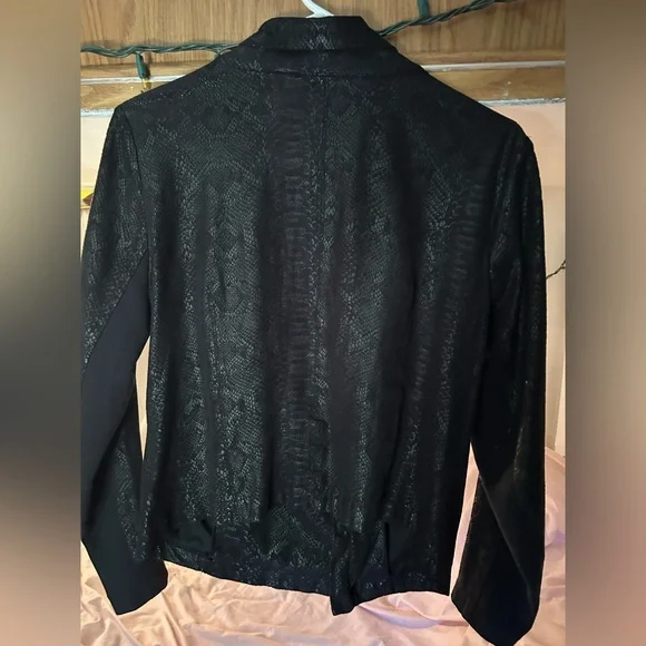 Black Mossimo snake print Women's lightweight moto layering Jacket size S/M - Picture 7 of 7